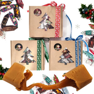 Świąteczny Zestaw CHOINKA Z MIKOŁAJEM – 500 g krówek, mix świątecznych 7 smaków